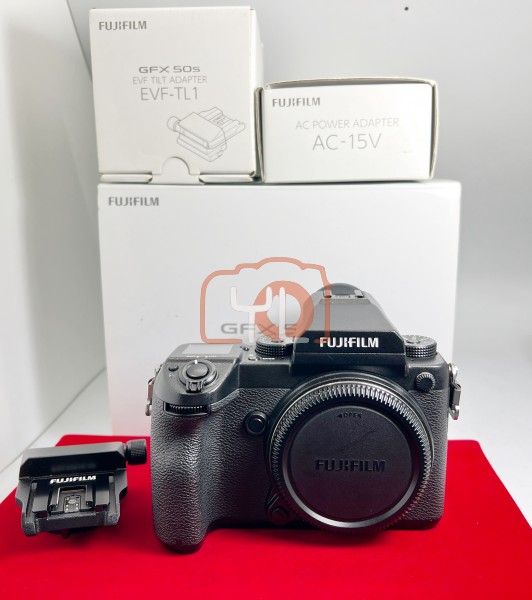 [USED-PJ33] Fujifilm GFX 50S Medium Format Camera + EVF-TL1 + AC-15V AC Power Adapter, 90% Like New Condition (S/N:71002074)