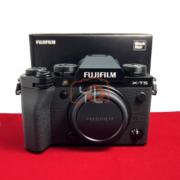 [USED-PJ33] Fujifilm X-T5 Body Black (Shutter Count: 9288K) ,95% Like New Condition (S/N:3AA12557)