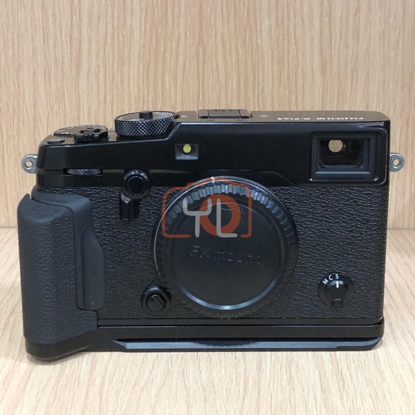 [USED-LowYat G1] Fujifilm X-Pro 2 (Black) w/Hand Grip , 90% LIKE NEW CONDITION,(SC:15) SN:62M00025