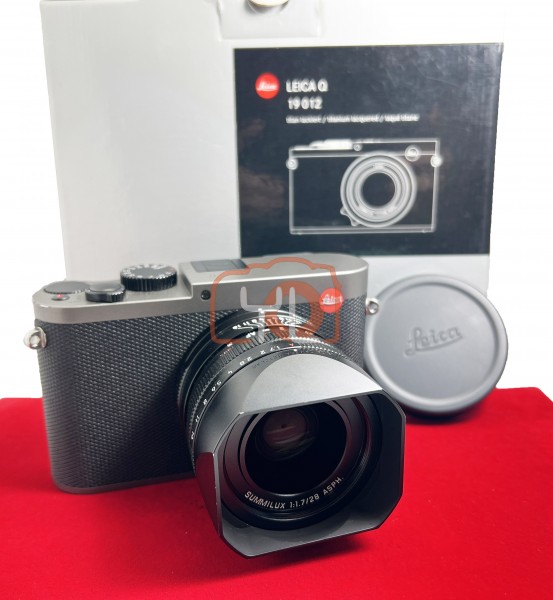 [USED-PJ33] Leica Q Titanium Digital Camera 19012, 90% Like New Condition (S/N:5170769)