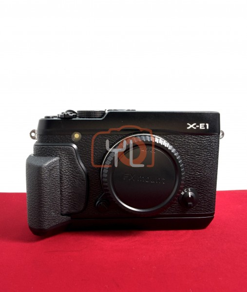 [USED-PJ33] Fujifilm X-E1 Camera Body + Handgrip + Thumb up , 90% Like New Condition (S/N:41M52804)