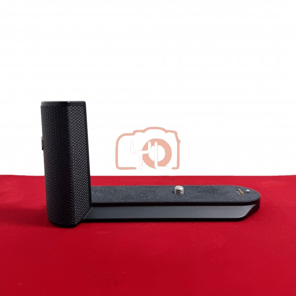 [USED-PJ33]  Leica Q3 HG-DC1 Wireless Charging Handgrip 19530, 90% Condition Like New