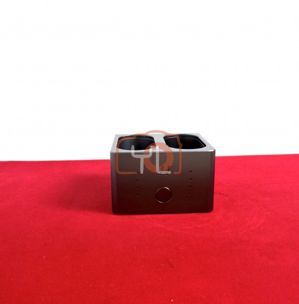 [USED-PJ33] Hasselblad Battery Charging Hub , 90% Like New Condition .