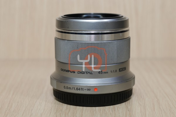[USED-LowYat G1] Olympus 45mm F1.8 (Silver) M Zuiko Lens ,85% Like New Condition (S/N:ABMA71826)