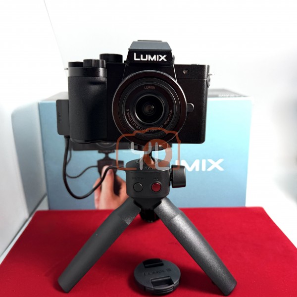 [USED-PJ33] Panasonic DC-G100 DV Kit 12-32mm F3.5-5.6 ASPH Vario G Lens With Grip (Shutter Count :102) ,99.99% Like New Condition (S/N:WF4HB003732)