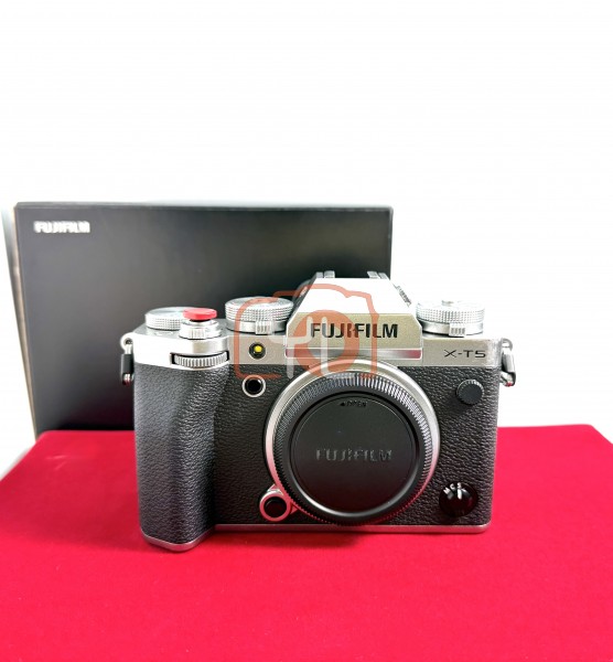 [USED-PJ33] Fujifilm X-T5 Body (Silver) (Shutter Count: 3K) , 90% Like New Condition (S/N:2D013519)