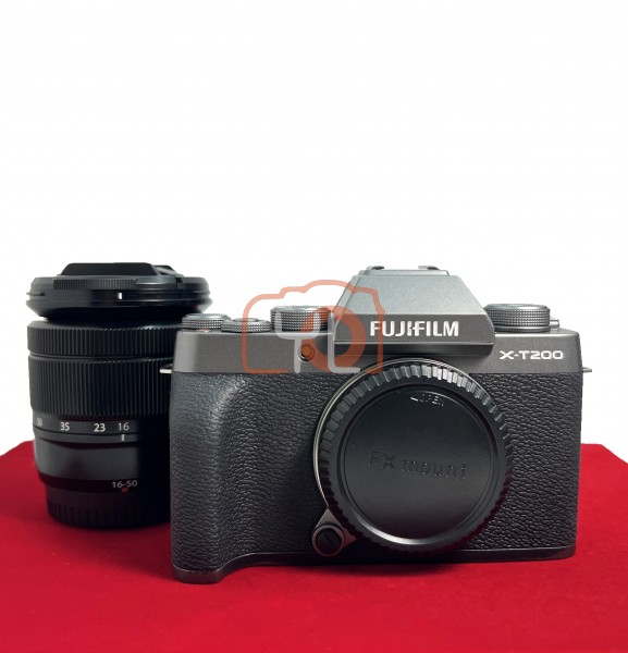 [USED-PJ33] Fujifilm X-T200 (Free lens fungus fujifilm 16-50mm Lens) ,90% Like New Condition (S/N:0SL00556)