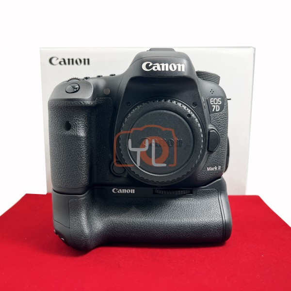 [USED-PJ33] Canon EOS 7D Mark II Body With Battery Grip (Shutter Count :46K), 95% Like New Condition (S/N:038021003576)