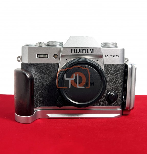 USED-PJ33] Fujifilm X-T20 Body (Silver), 85% Like New Condition (S/N:8AQ14961)