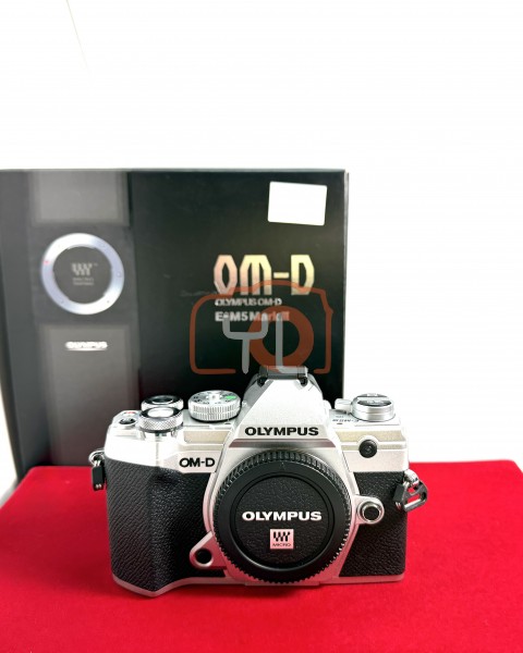 [USED-PJ33] Olympus E-M5 Mark III Body (Shutter Count: 2K), 95% Like New Condition (S/N:BJ8A08449)