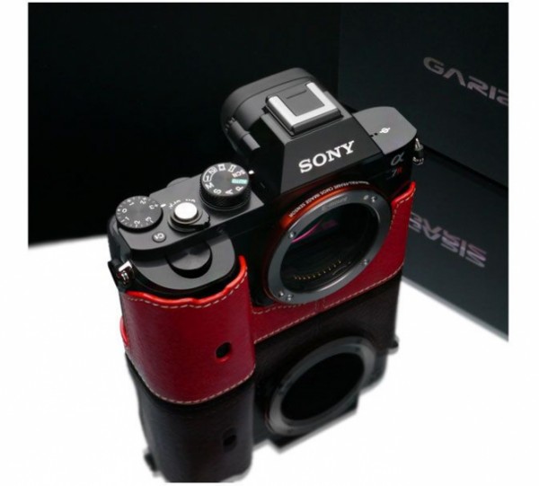 Gariz Genuine Leather XS-CHA7R Camera Metal Half Case for Sony A7 Red