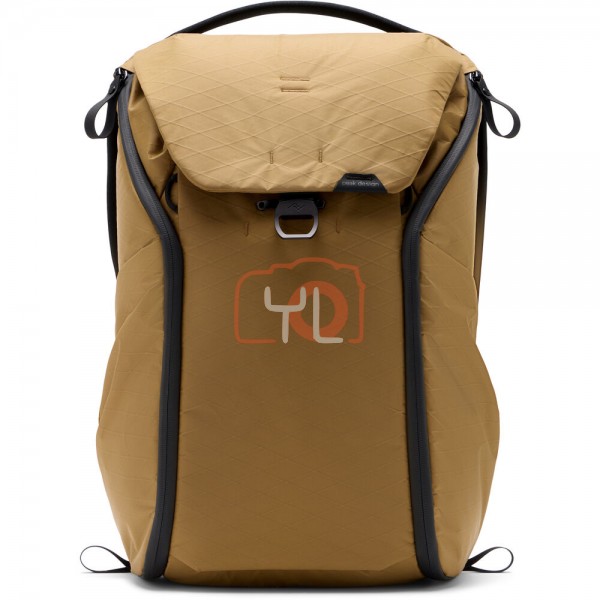 Peak Design Everyday Backpack v2 in Coyote X-PAC (30L)