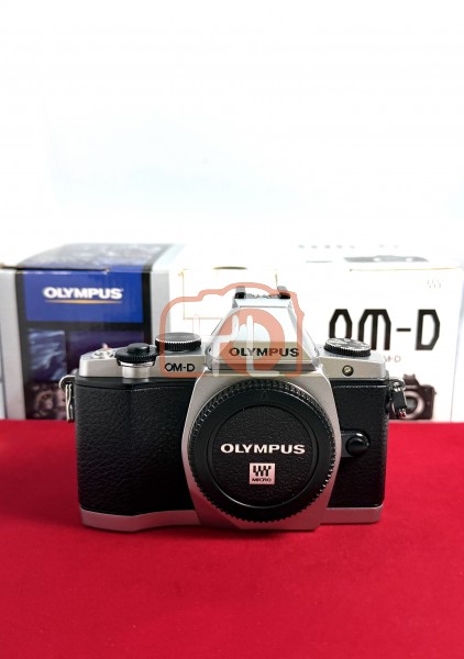 [USED-PJ33] Olympus E-M5 Body (Shutter Count: 15K), 90% Like New Condition (S/N:BEL508068)