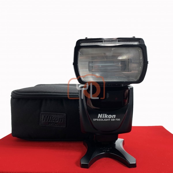 [USED-PJ33] Nikon SB-700 Speedlight, 95% Like New Condition (S/N:2312721)
