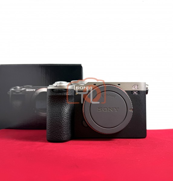 [USED-PJ33] Sony A7CII / A7C2 Body Silver (Shutter Count: 2.2K) , 95% Like New Condition (S/N:2809141)
