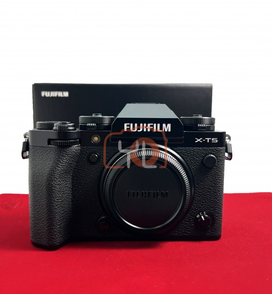 [USED-PJ33] Fujifilm X-T5 Body , 95% Like New Condition (S/N:4D002194)