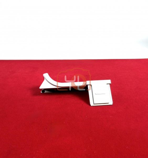 [USED-PJ33] Leica Thumb Support Silver 24015 (M11 & M10 Series), 90% Like New Condition .