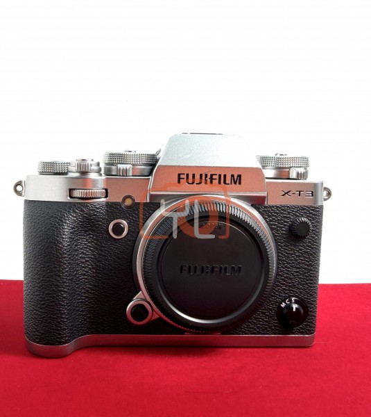[USED-PJ33] Fujifilm X-T3 Body (Silver)  , 85% Like New Condition (S/N:8DQ17674)