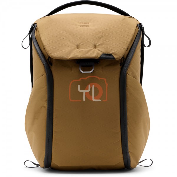 Peak Design Everyday Backpack v2 in Coyote X-PAC (20L)