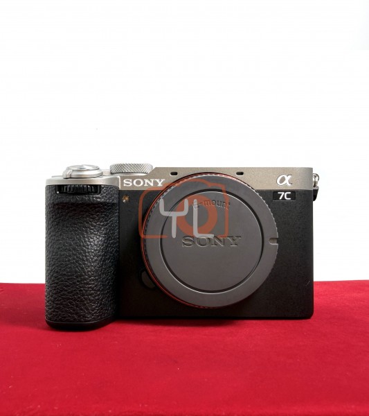[USED-PJ33] Sony A7CII / A7C2 Body Silver (Shutter Count: 37K) , 95% Like New Condition (S/N:7471793)