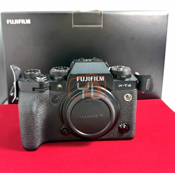 [USED-PJ33] Fujifilm X-T4 Camera Body  (Shutter Count: 3K) , 80% Like New Condition (S/N:2CQ02904)