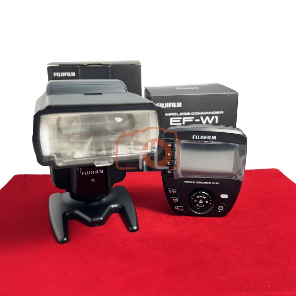USED-PJ33] Fujifilm EF 60 Flash + EF-W1 Wireless Commander , 99% Like New Condition (S/N:0703002)