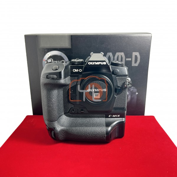 [USED-PJ33] Olympus E-M1X Body, 90% Like New Condition (S/N:BJ4A08088)