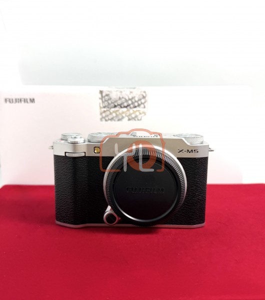 [USED-PJ33] Fujifilm X-M5 Camera Body (Silver), 95% Like New Condition (S/N:5D010574)