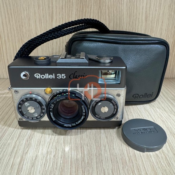 [USED-Low Yat G1] Rollei 35 Classic - 35mm Film Camera - Sonnar 40mm F/2.8 Lens - Titanium ,95% LIKE NEW CONDITION ,SN:8108805