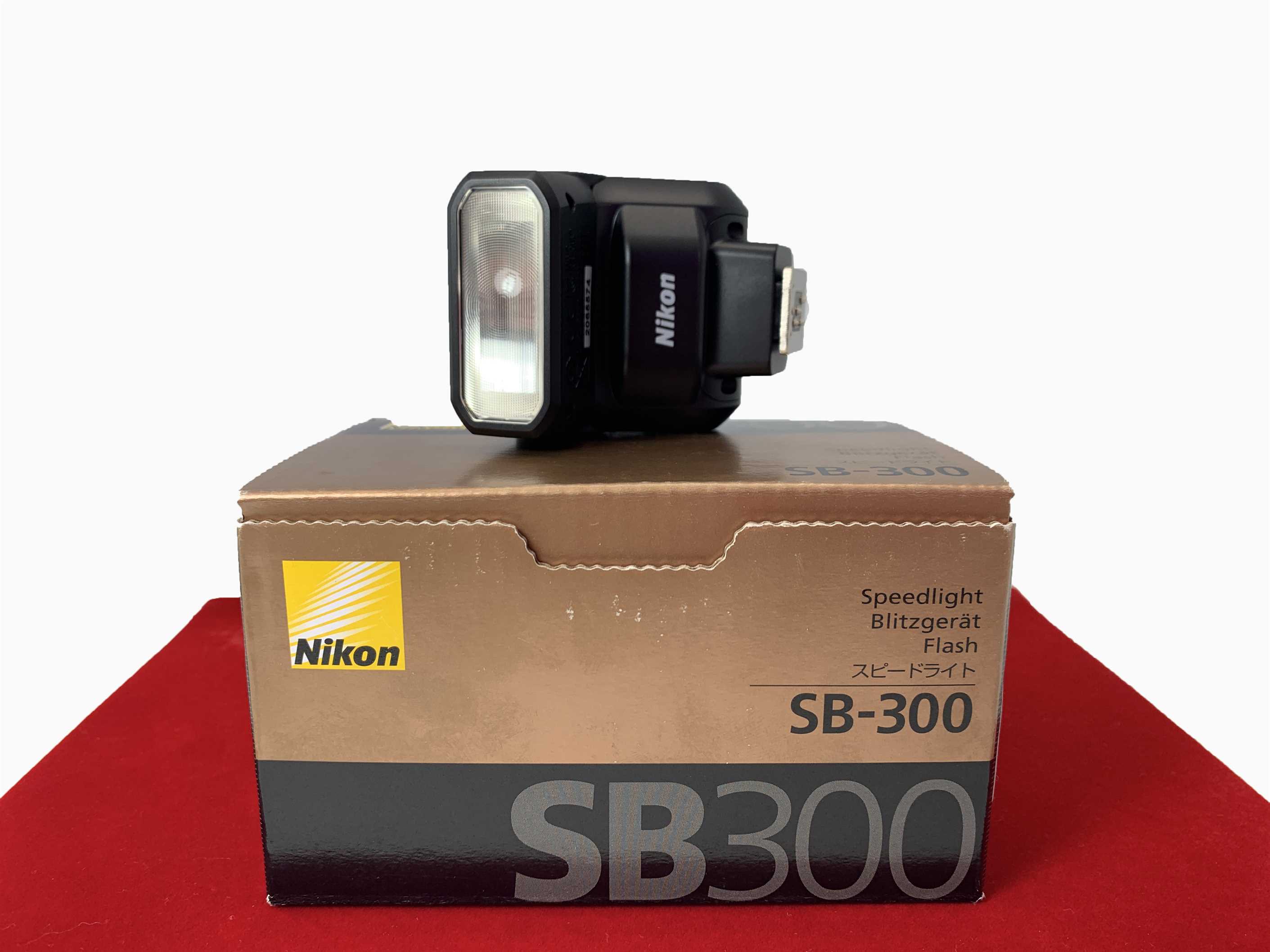 [USED-PJ33] Nikon SB-300 Speedlight,95% Like New Condition (S/N:2065574)