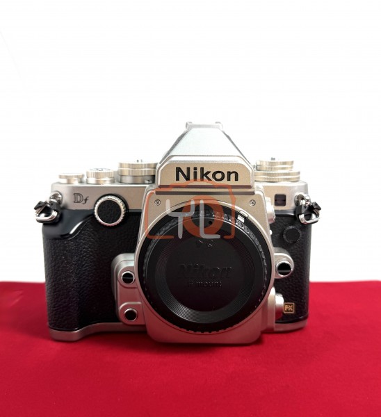 [USED-PJ33] Nikon DF Body (Shutter Count :8.3K), 90% Like New Condition (S/N:8003728)