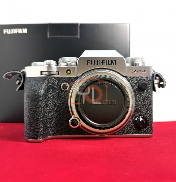 [USED-PJ33] Fujifilm X-T4 Body Silver, 95% Like New Condition (S/N:2BQ01559)