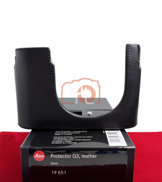 [USED-PJ33] Leica Q3 Protector Leather (Black) 19651, 95% Condition Like New