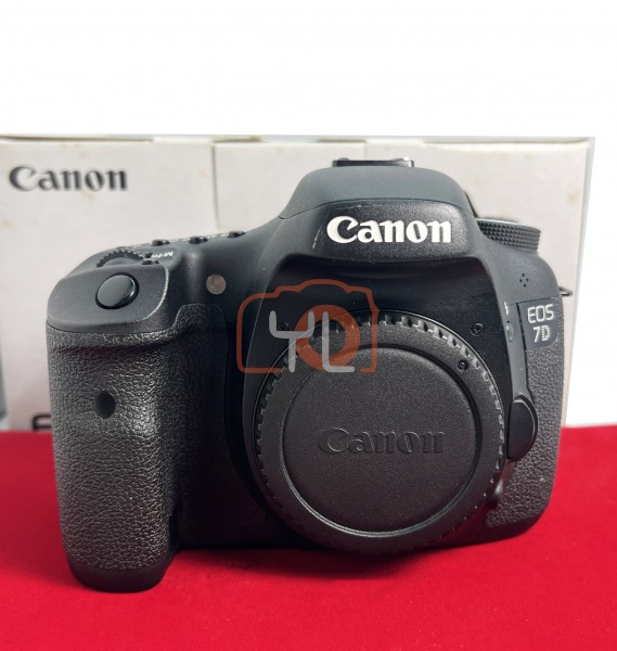 [USED-PJ33] Canon Eos 7D Body (Shutter Count : 26K) , 90% Like New Condition (S/N:430419841)