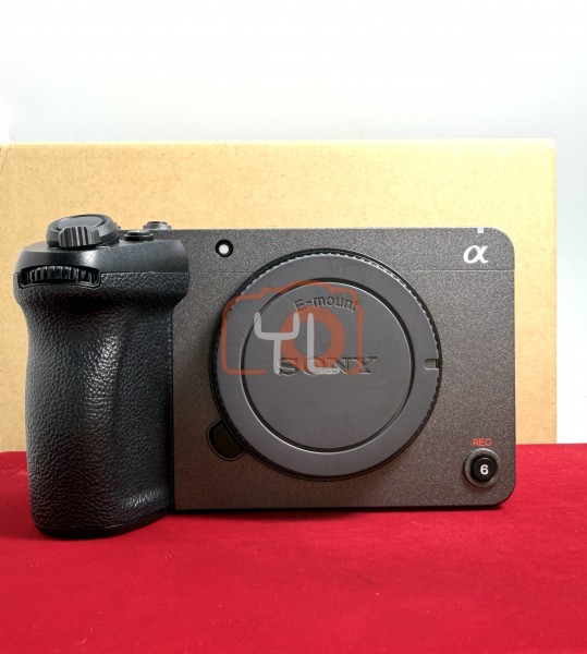 [USED-PJ33] Sony FX30 Body Cinema Digital Camera , 95% Like New Condition (S/N:4004082)